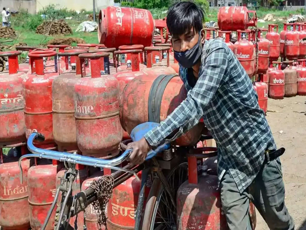 LPG Cylinder Price: अमेरिका, कनाडा ऑस्ट्रेलिया के मुकाबले भारत में सबसे सस्ता है रसोई गैस सिलेंडर: हरदीप सिंह पुरी