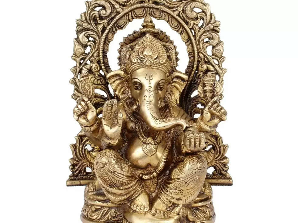 Ganesh Ji Idol: Install the idol of Ganpati in this direction, the sleeping luck will wake up