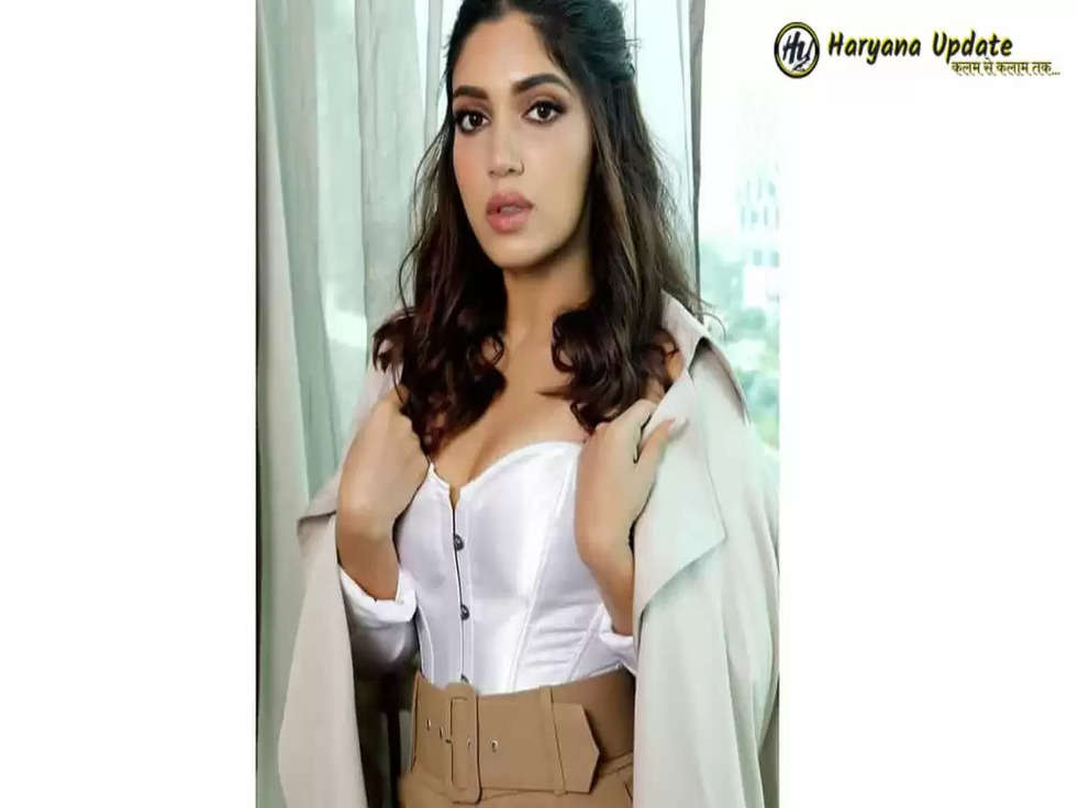 Bhumi Pednekar Ooze Oomph: इस एक्ट्रेस्स  पर छाई बेबाकी, हर जगह से खुली ड्रेस में दिखाया कयामत सा हुस्न