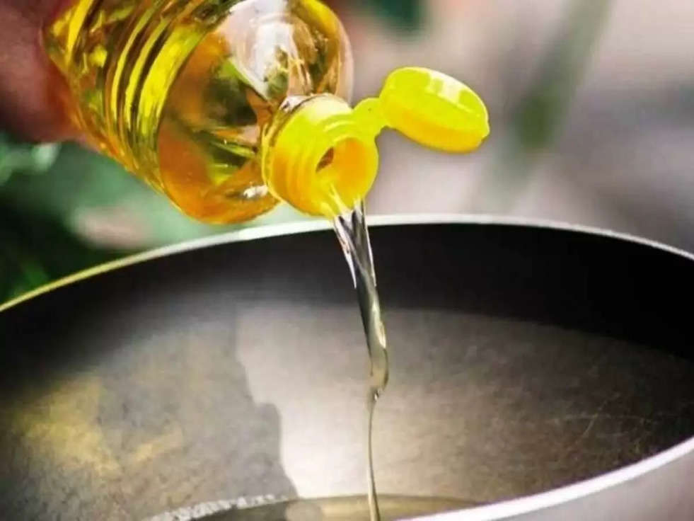 Cooking Oil Rate: मूंगफली तेल में 40 रुपये का उछाल, सोया तेल के भाव घटे