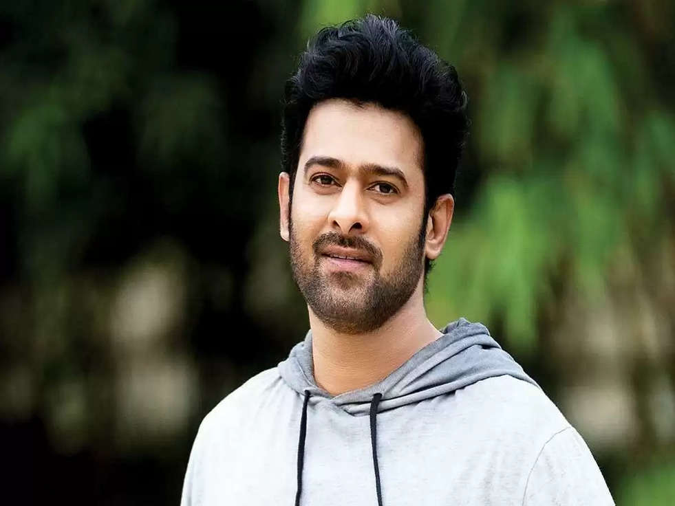 Prabhas Video: करीबी की मौत पर खूब रोए प्रभास, हालत देख टूटा फैंस का दिल