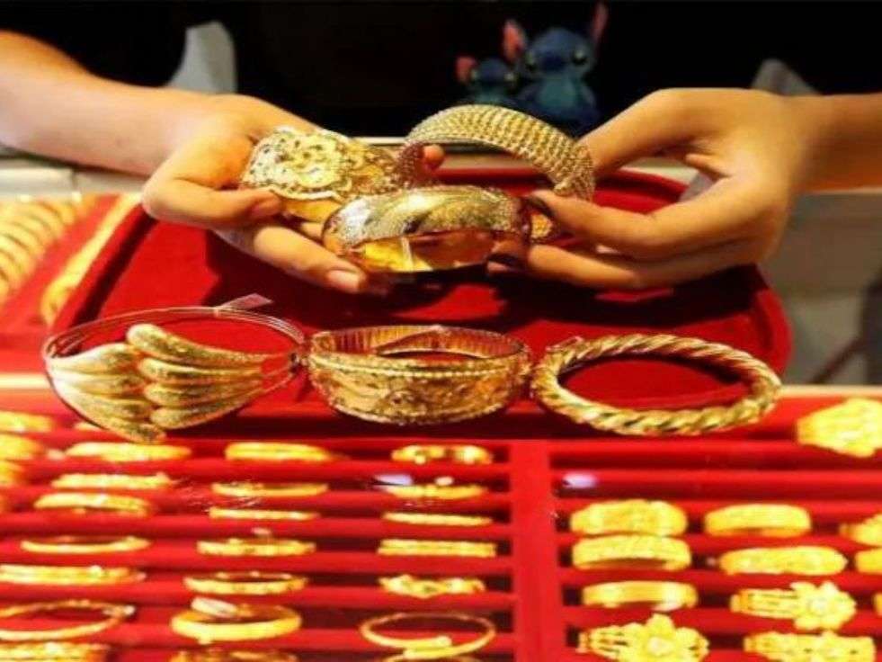 Gold Price: पांचवें महीने के आखिरी दिन इतना महंगा हुआ सोना-चांदी!