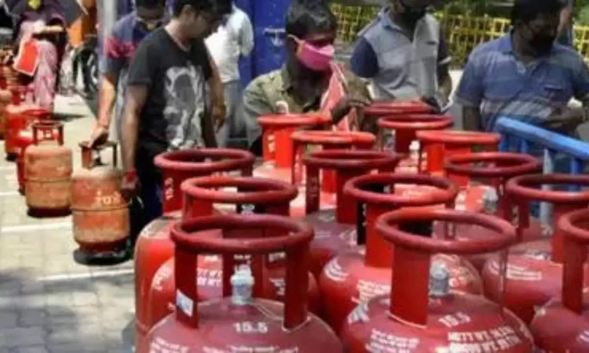 LPG Cylinder: अब सिर्फ 750 रुपये में मिलेगा गैस सिलेंडर, ऐसे करे बूकिंग 