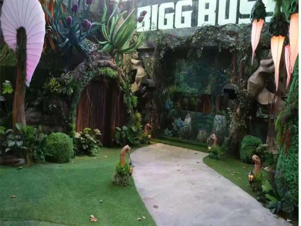 Bigg Boss Unknown Facts: 6 महीने में 500 मजदूर मिलकर तैयार करते हैं बिग बॉस का घर, देखिए फ़ोटोज़ 