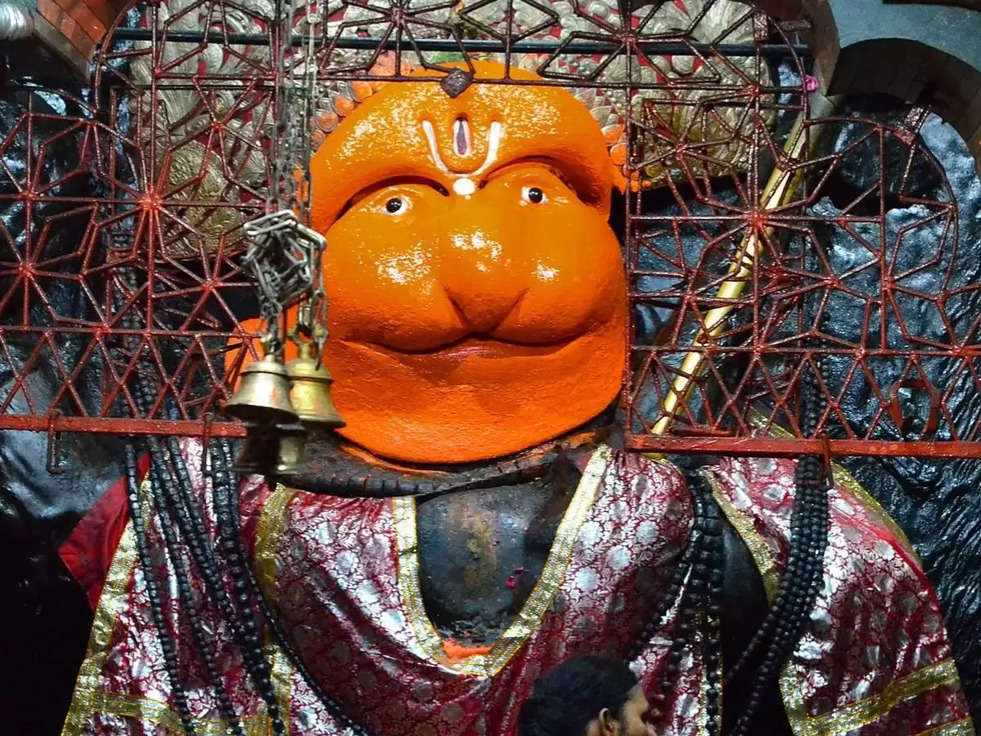 Hanuman Mysterious Temple: ऐसा मंदिर जहां 935 सालों से बंधे हुए हैं हनुमान