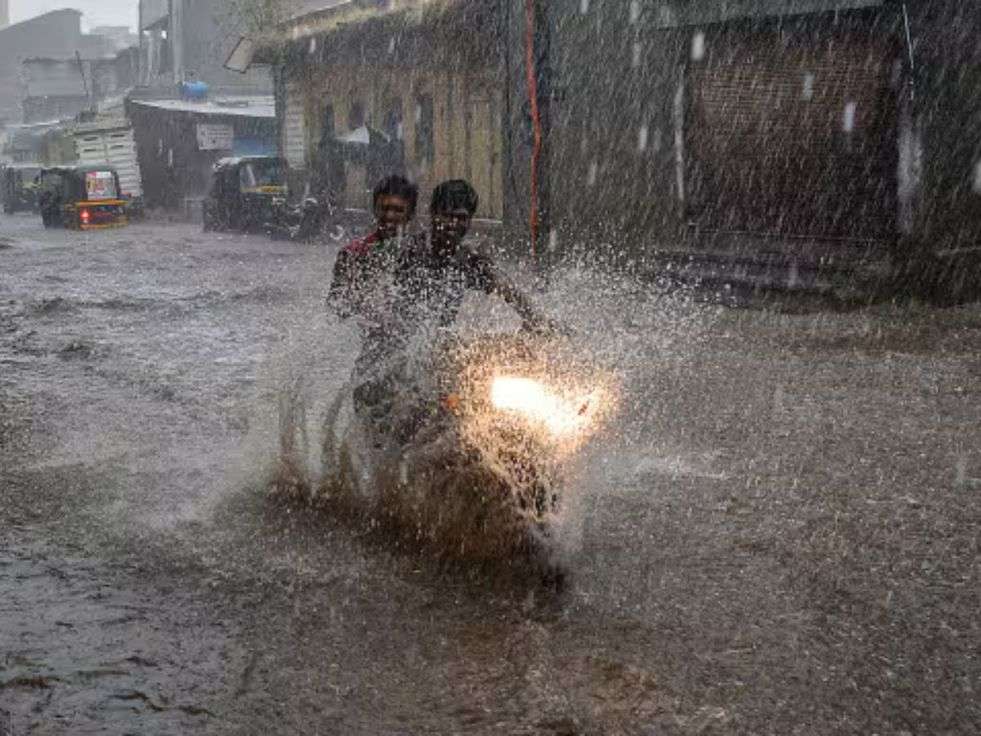 Monsoon Rain: हरियाणा, पंजाब में प्री-मॉनसून बारिश, मौसम विभाग ने इन जिलों में जारी किया लू का अलर्ट