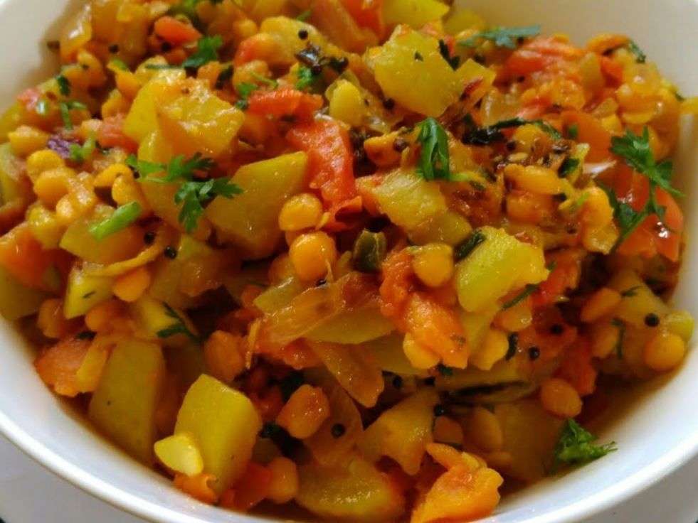 Tasty Vegetable Recipe: मेहमानों के लिए घर पर बनाएं ये स्वादिष्ट सब्जी, बेहद आसान होगी रेसिपी