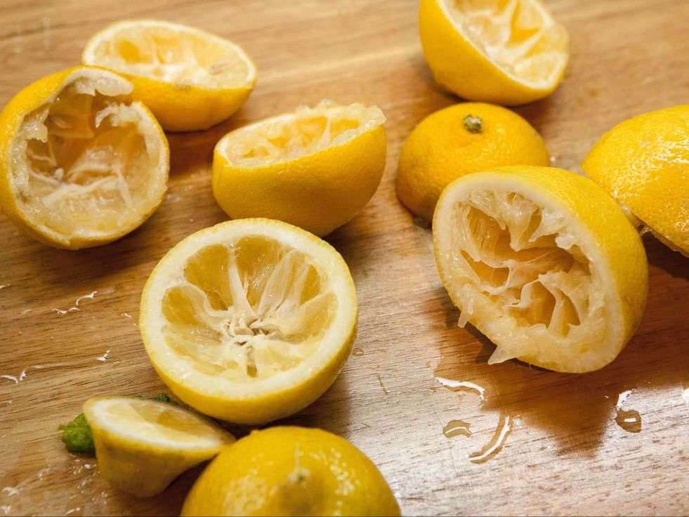 Lemon Peels: नींबू के छिलके भी आएंगे काम, इन खास कामों के लिए करें इस्तेमाल