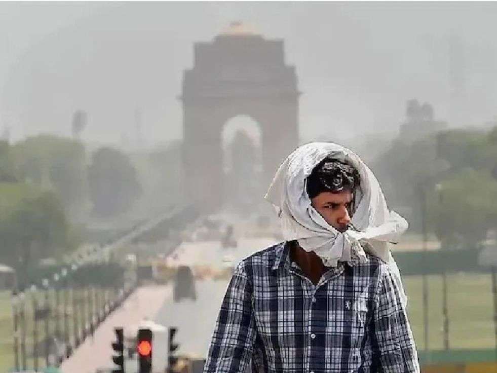 Delhi में चलेंगी तेज गरम हवाएं 4 मई को बारिश का अलर्ट जारी