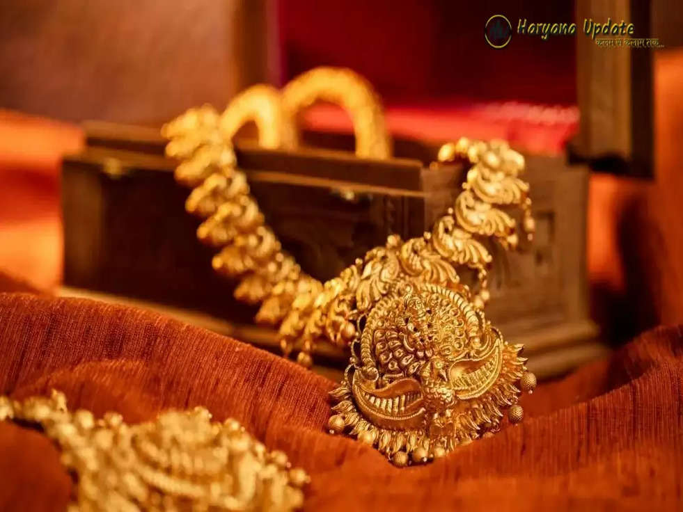 Gold Price Today: सोना ,चांदी की कीमत में आई भारी गिरावट, यहां चेक करें  रेट