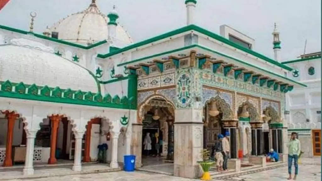 Qalandar Dargah